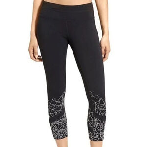 Athleta Black Floral Graphic Sonar Capri Leggings Small